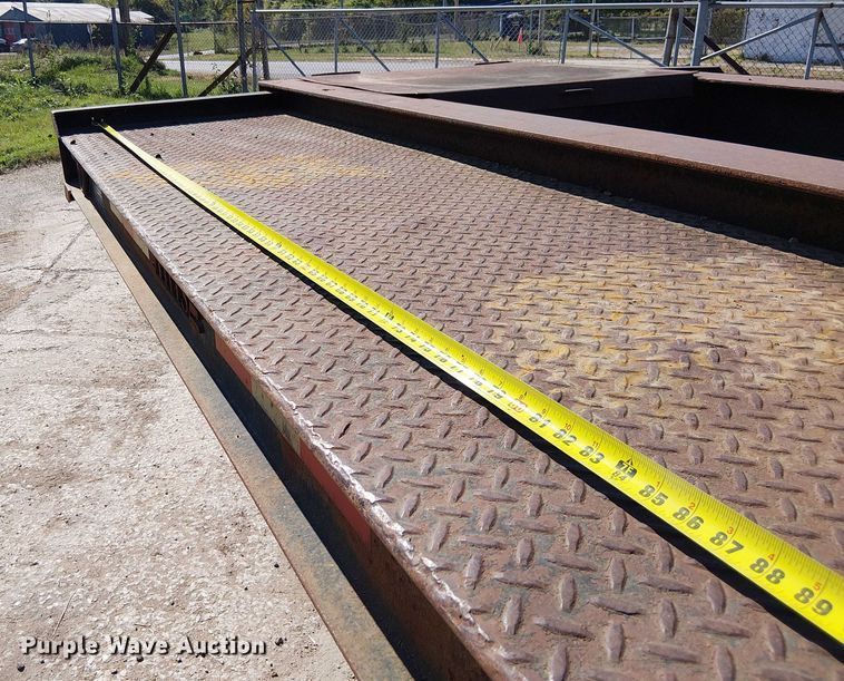 image for item DU3647 2003 Lowboy drop deck equipment trailer