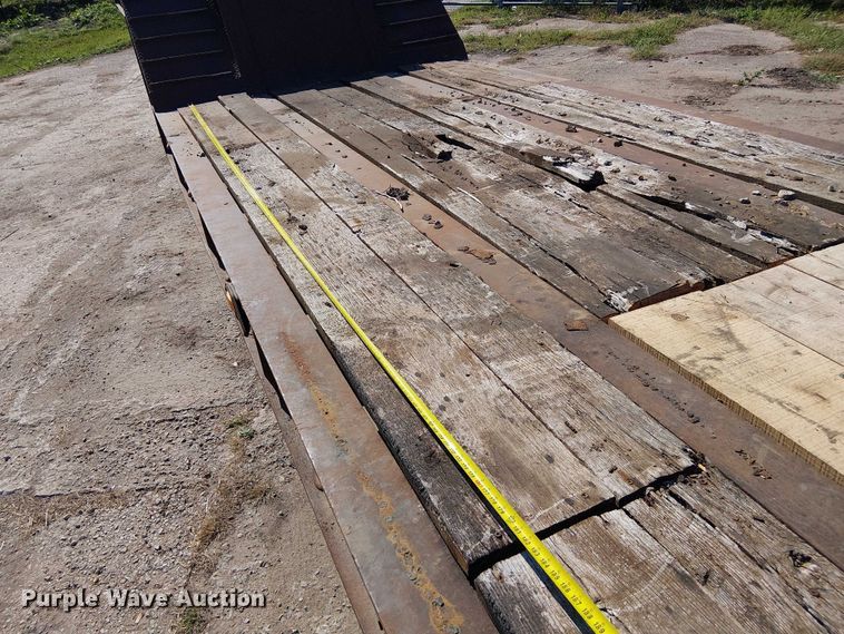 image for item DU3647 2003 Lowboy drop deck equipment trailer