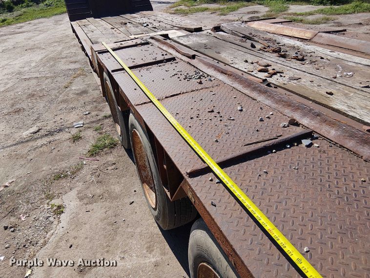 image for item DU3647 2003 Lowboy drop deck equipment trailer