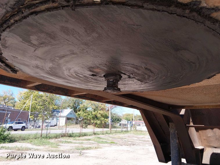 image for item DU3647 2003 Lowboy drop deck equipment trailer