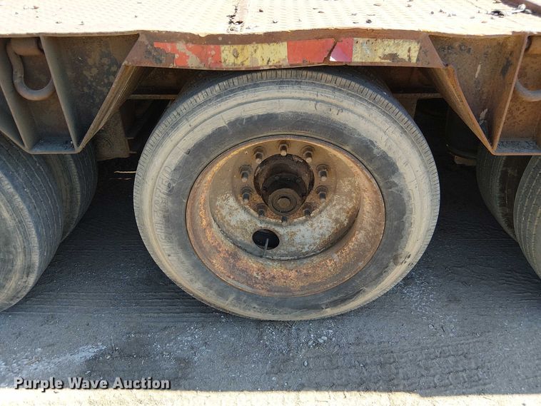 image for item DU3647 2003 Lowboy drop deck equipment trailer