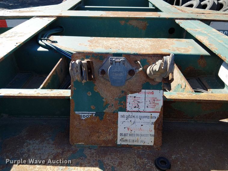 image for item DU3653 2002 Chassis King container trailer