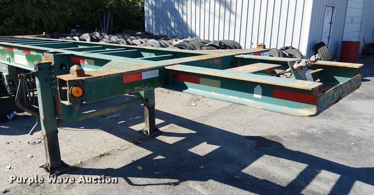 image for item DU3653 2002 Chassis King container trailer