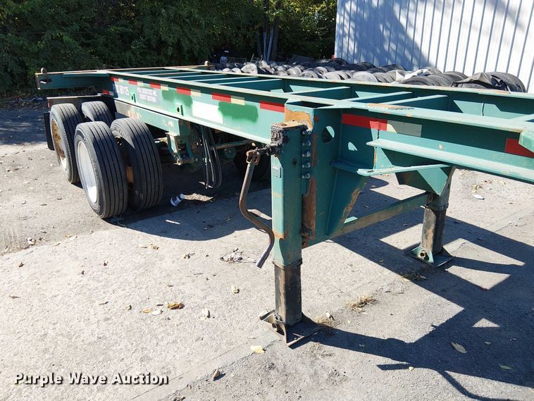 image for item DU3653 2002 Chassis King container trailer