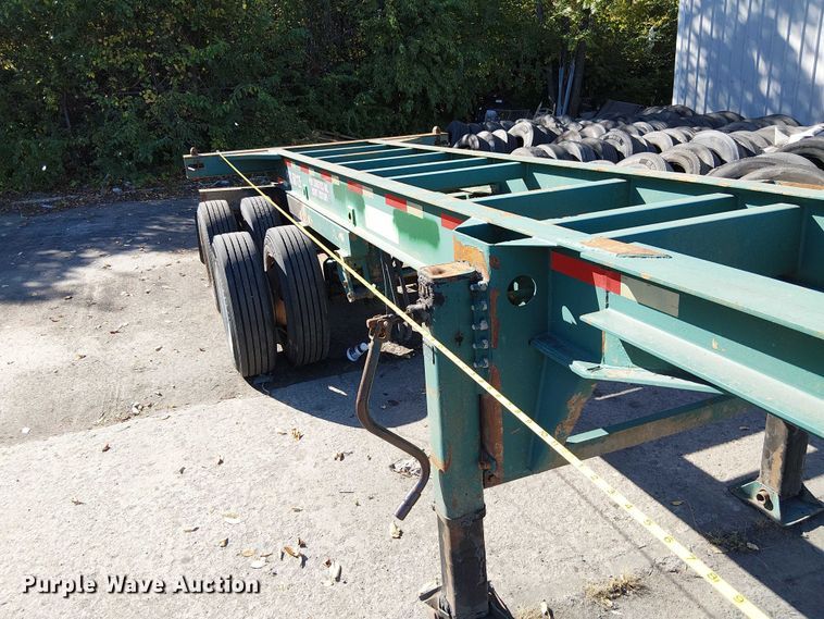 image for item DU3653 2002 Chassis King container trailer