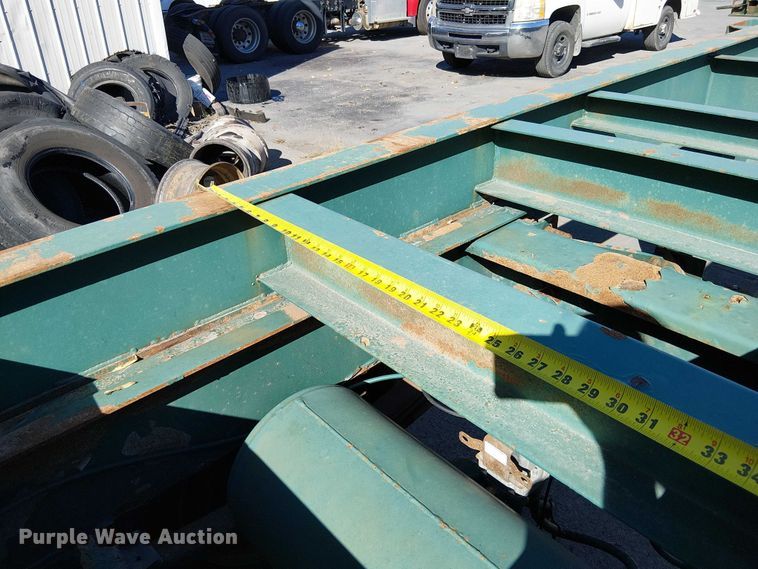 image for item DU3653 2002 Chassis King container trailer