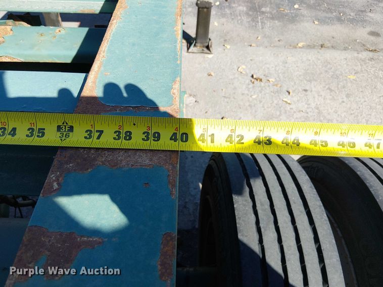 image for item DU3653 2002 Chassis King container trailer