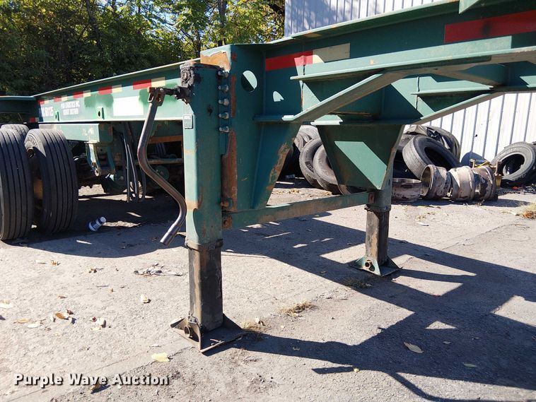image for item DU3653 2002 Chassis King container trailer