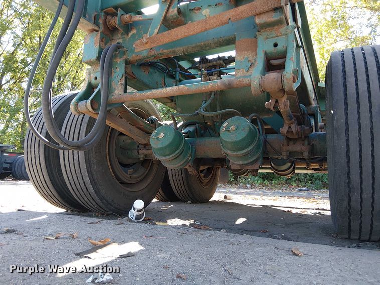 image for item DU3653 2002 Chassis King container trailer