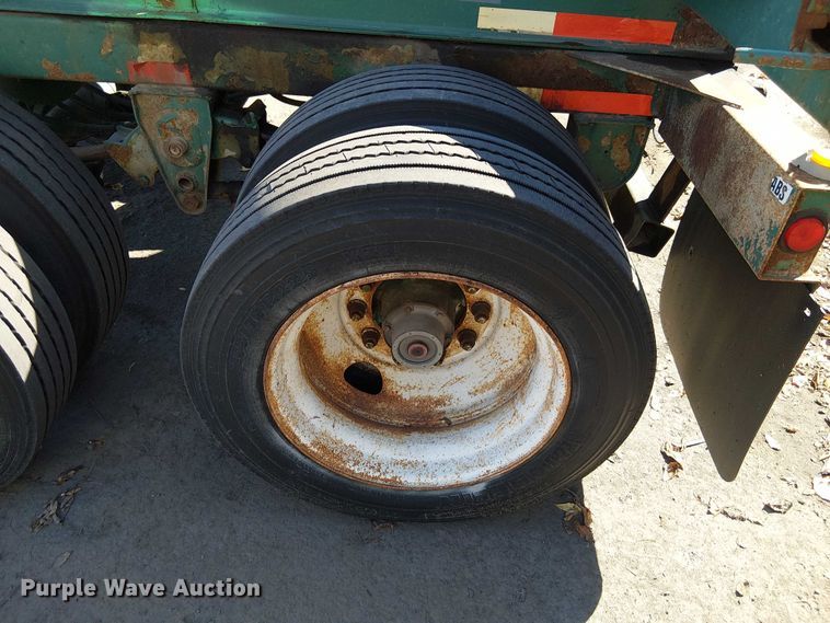 image for item DU3653 2002 Chassis King container trailer