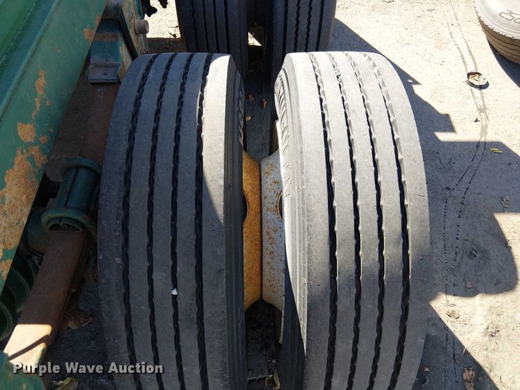 image for item DU3653 2002 Chassis King container trailer