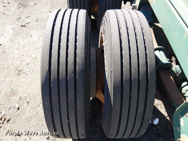 image for item DU3653 2002 Chassis King container trailer