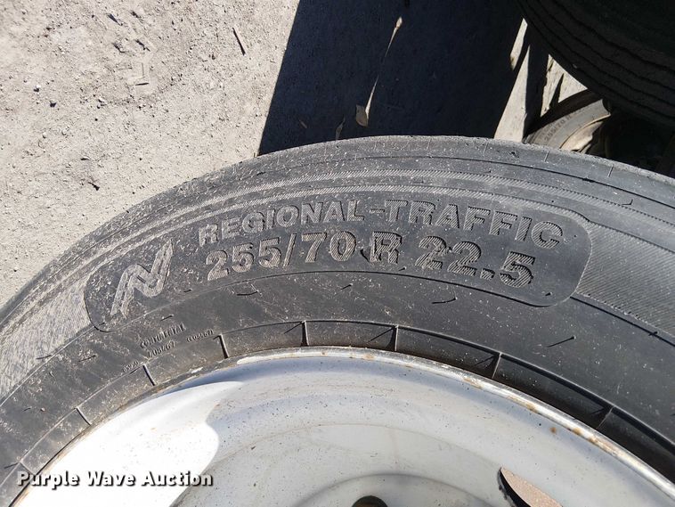 image for item DU3653 2002 Chassis King container trailer