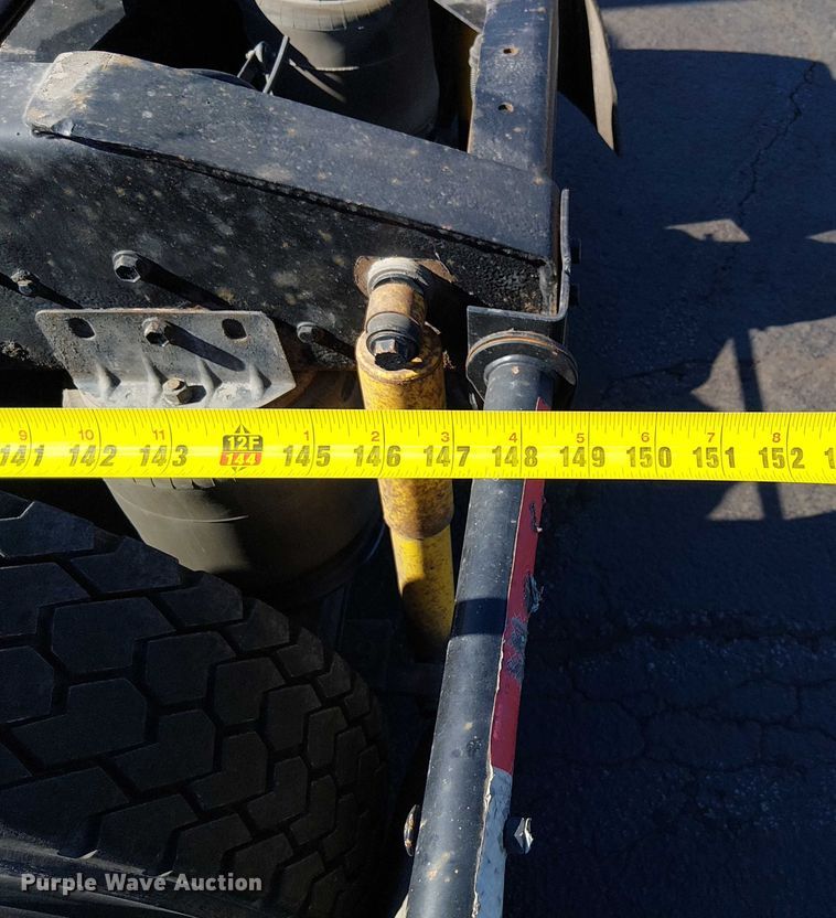 image for item DU3660 2001 International 9100i semi truck