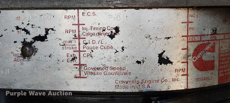 image for item DU3660 2001 International 9100i semi truck