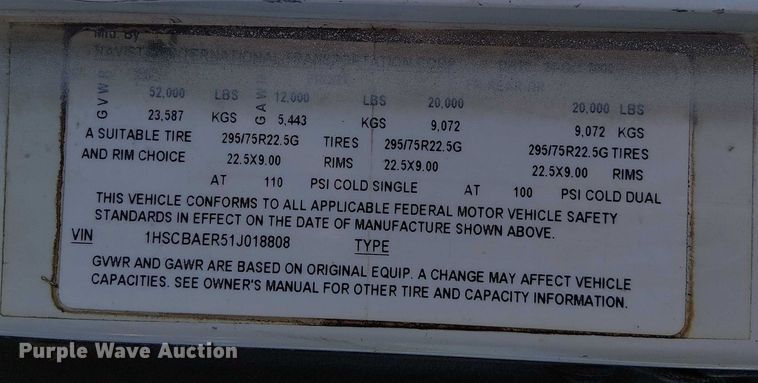 image for item DU3660 2001 International 9100i semi truck