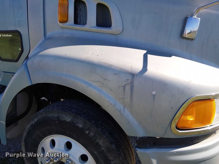 image for item DU3674 2005 Sterling Truck A9500 Series  semi truck