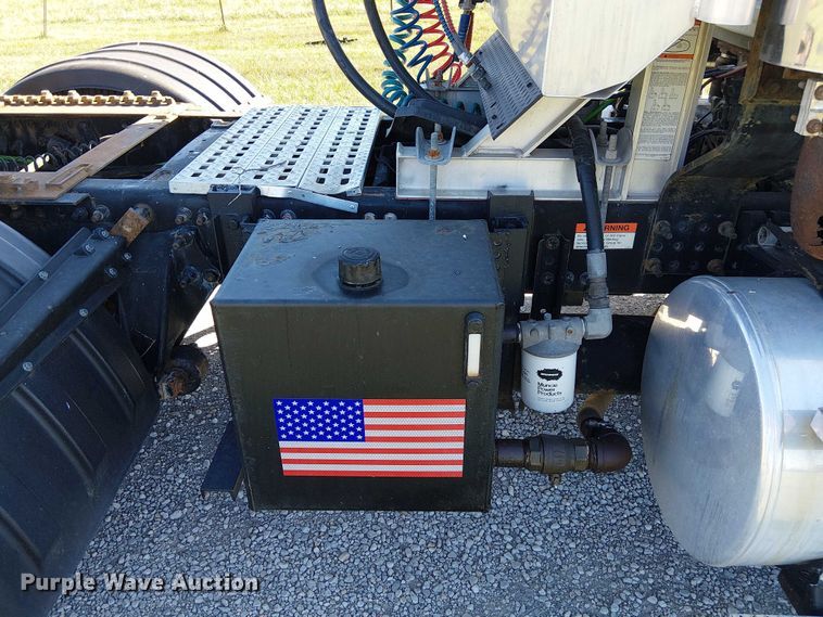 image for item DU3674 2005 Sterling Truck A9500 Series  semi truck