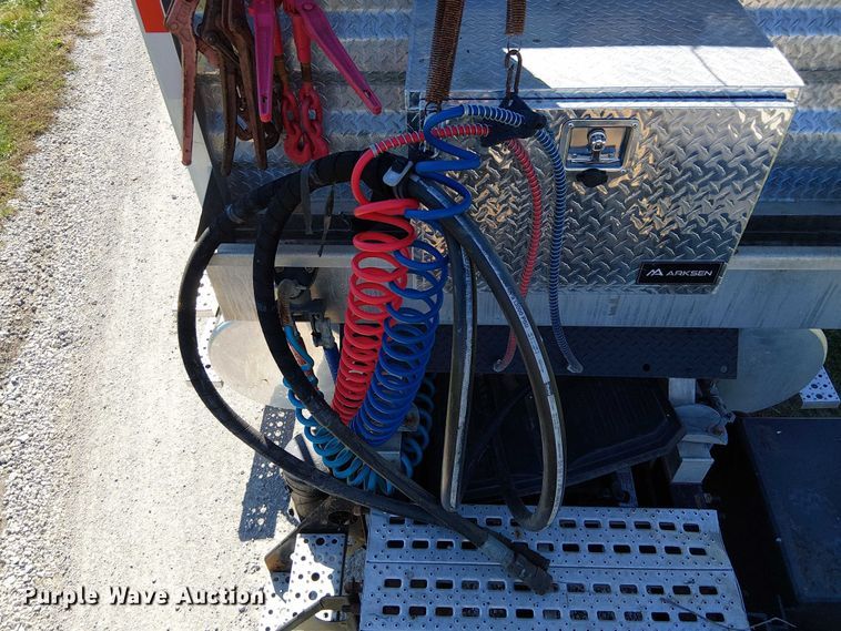 image for item DU3674 2005 Sterling Truck A9500 Series  semi truck