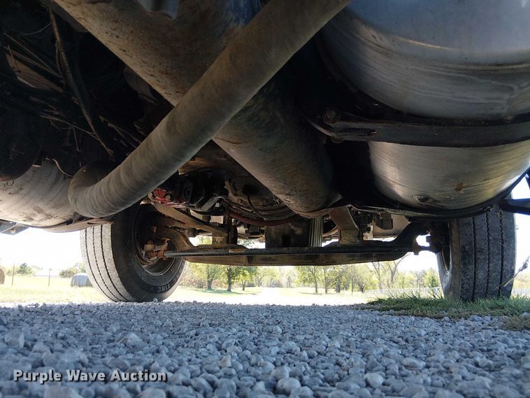 image for item DU3674 2005 Sterling Truck A9500 Series  semi truck