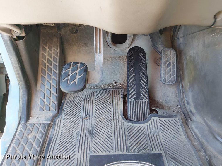 image for item DU3674 2005 Sterling Truck A9500 Series  semi truck