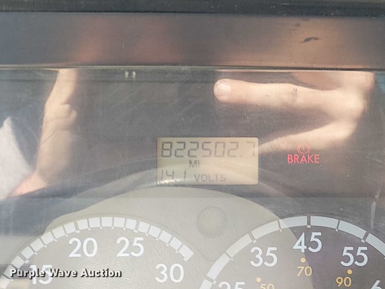 image for item DU3674 2005 Sterling Truck A9500 Series  semi truck