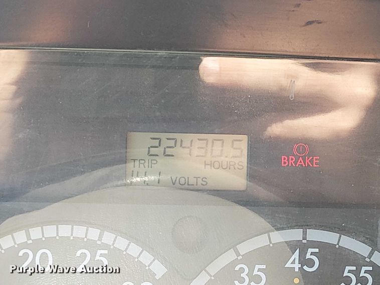 image for item DU3674 2005 Sterling Truck A9500 Series  semi truck