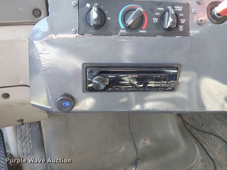 image for item DU3674 2005 Sterling Truck A9500 Series  semi truck