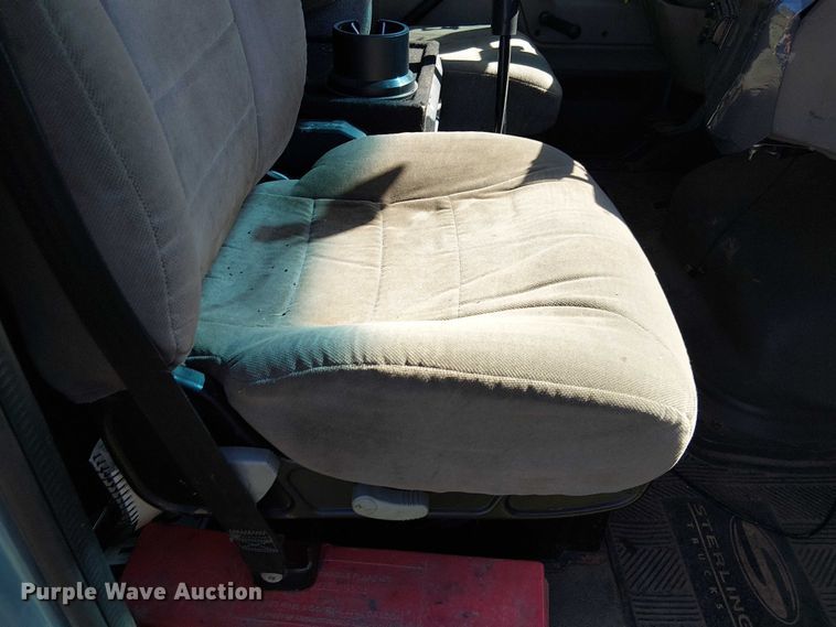 image for item DU3674 2005 Sterling Truck A9500 Series  semi truck