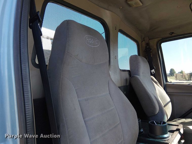 image for item DU3674 2005 Sterling Truck A9500 Series  semi truck