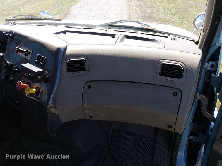 image for item DU3674 2005 Sterling Truck A9500 Series  semi truck