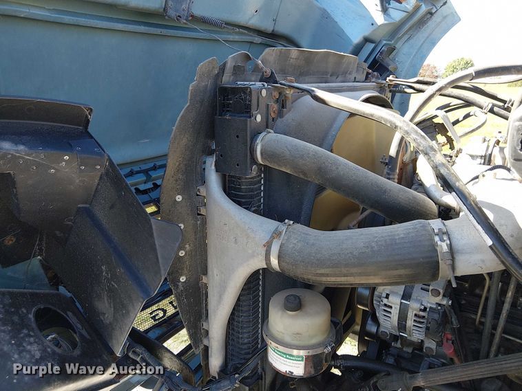 image for item DU3674 2005 Sterling Truck A9500 Series  semi truck