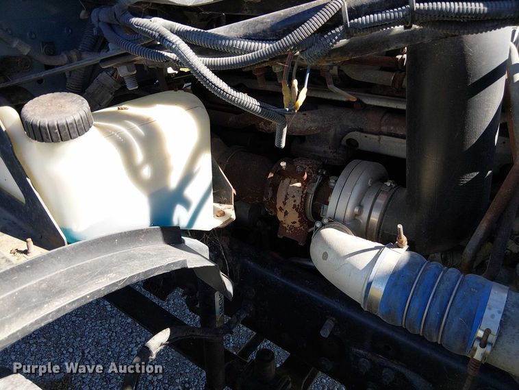 image for item DU3674 2005 Sterling Truck A9500 Series  semi truck