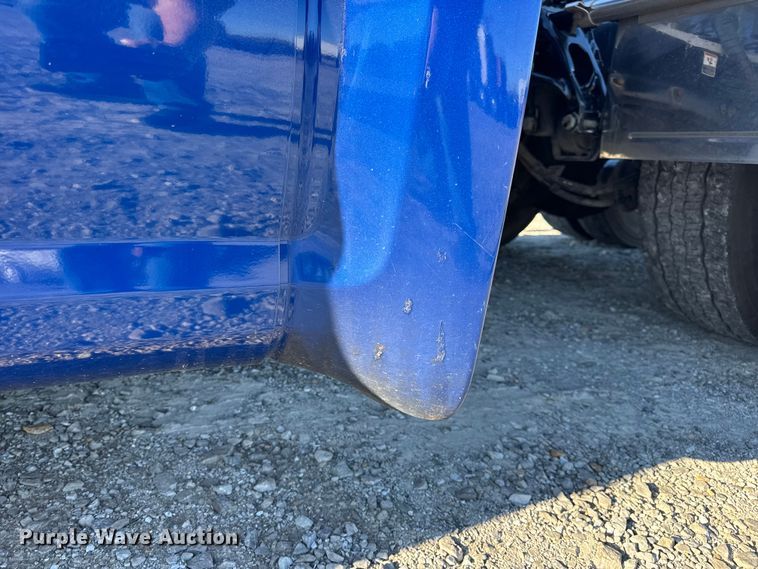 image for item DW6638 2020 Peterbilt 579 semi truck