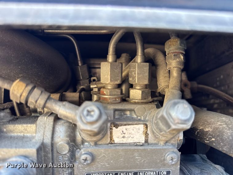 image for item DW6638 2020 Peterbilt 579 semi truck