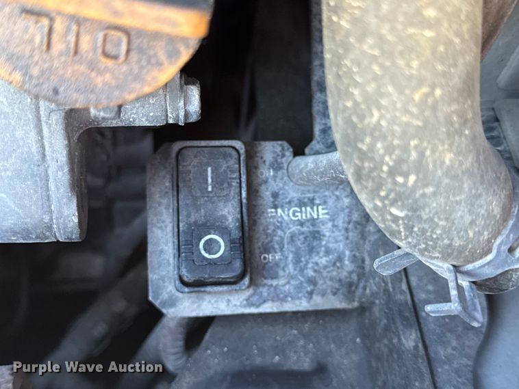 image for item DW6638 2020 Peterbilt 579 semi truck