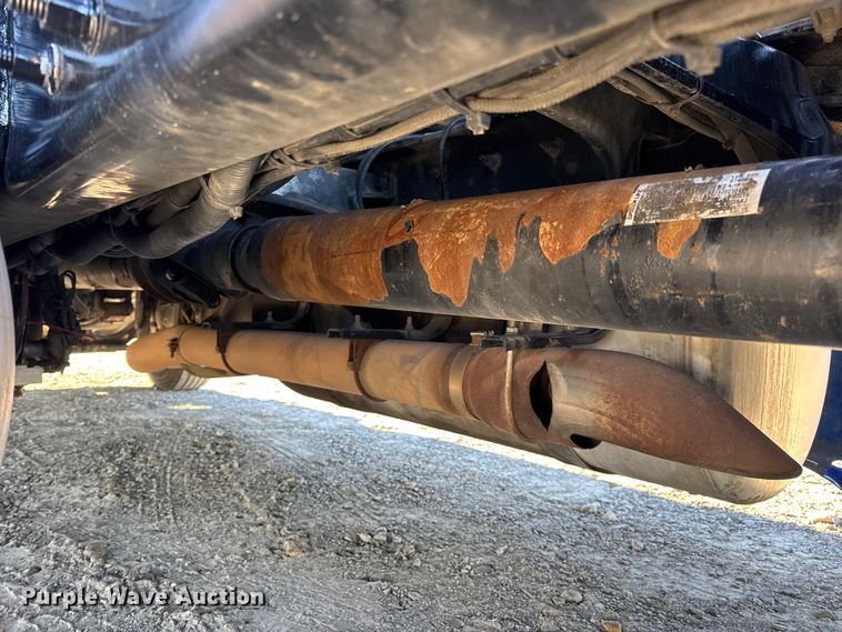 image for item DW6638 2020 Peterbilt 579 semi truck