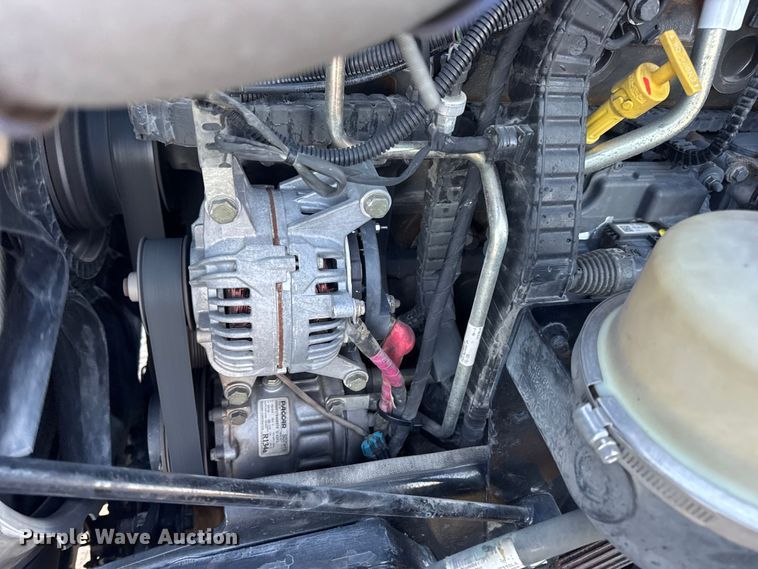 image for item DW6638 2020 Peterbilt 579 semi truck