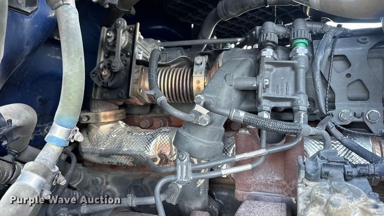 image for item DW6638 2020 Peterbilt 579 semi truck