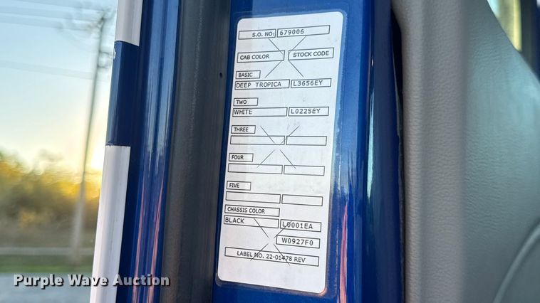 image for item DW6638 2020 Peterbilt 579 semi truck