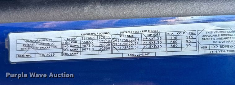 image for item DW6638 2020 Peterbilt 579 semi truck