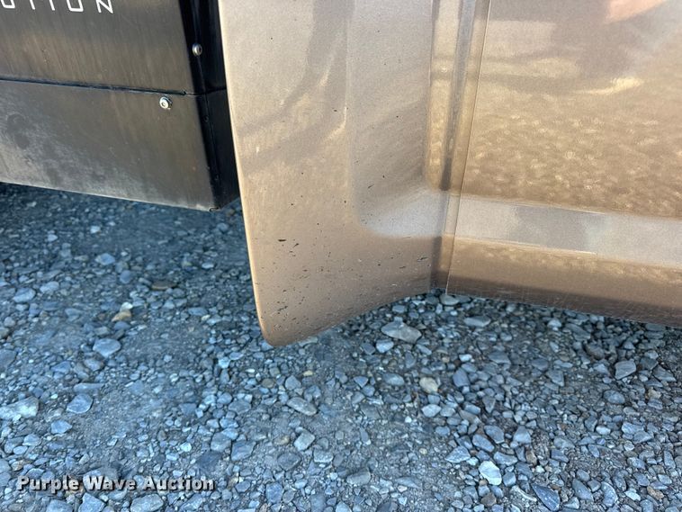 image for item DW6639 2020 Peterbilt 579 semi truck