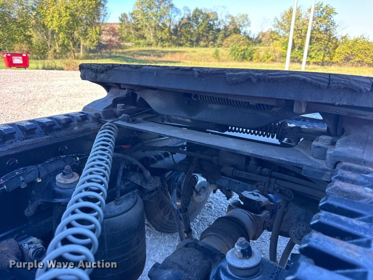 image for item DW6639 2020 Peterbilt 579 semi truck