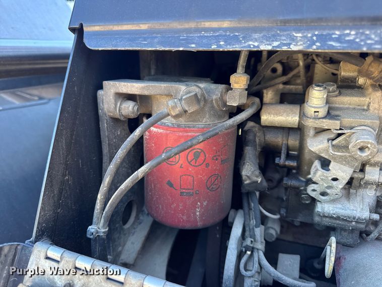 image for item DW6639 2020 Peterbilt 579 semi truck