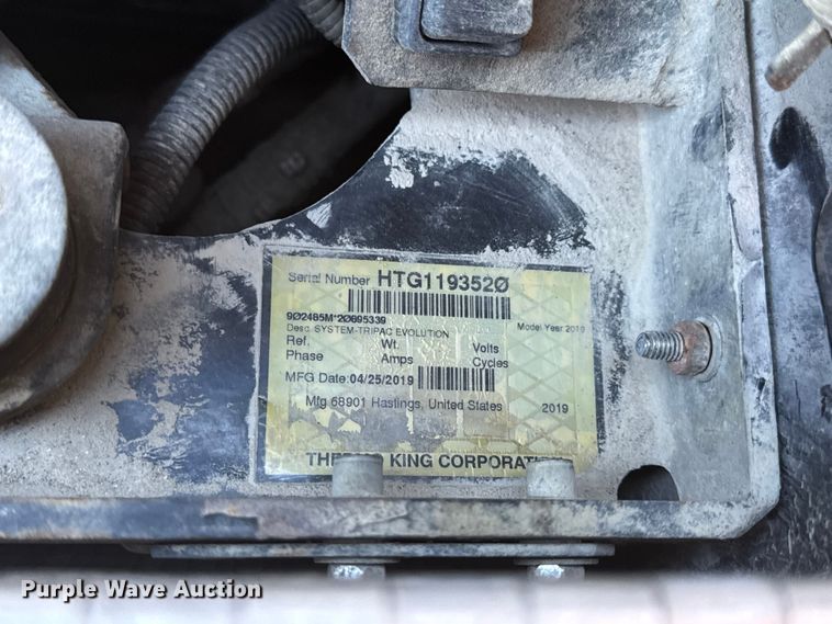 image for item DW6639 2020 Peterbilt 579 semi truck