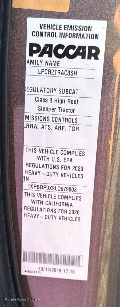 image for item DW6639 2020 Peterbilt 579 semi truck