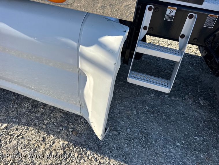 image for item DW6640 2019 Peterbilt 579 semi truck