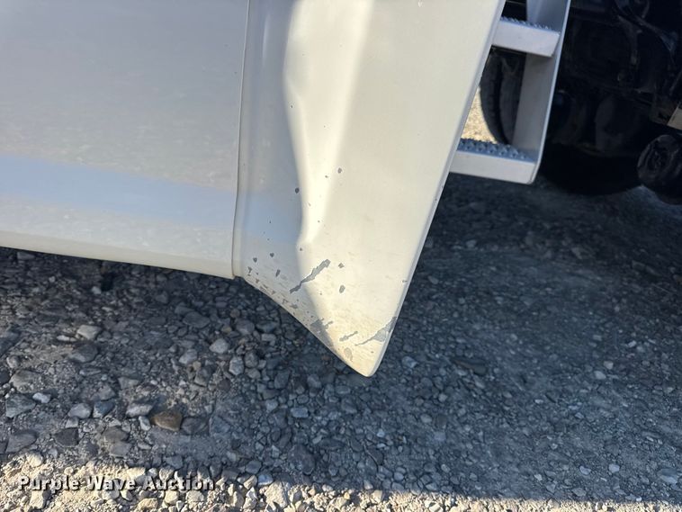 image for item DW6640 2019 Peterbilt 579 semi truck