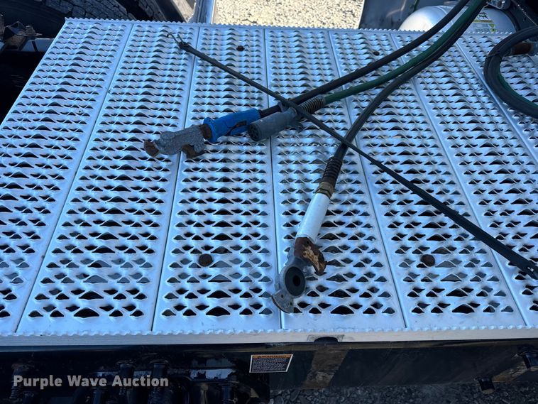 image for item DW6640 2019 Peterbilt 579 semi truck