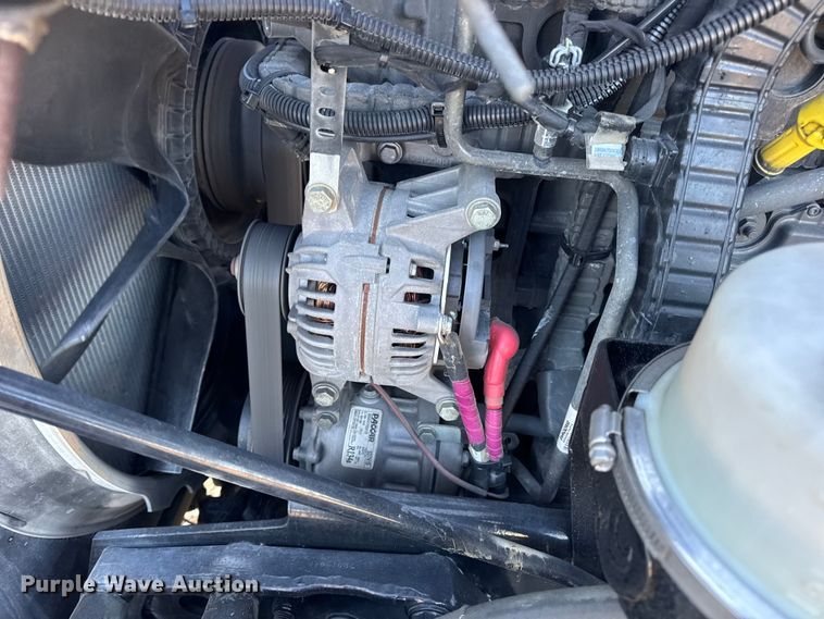 image for item DW6640 2019 Peterbilt 579 semi truck